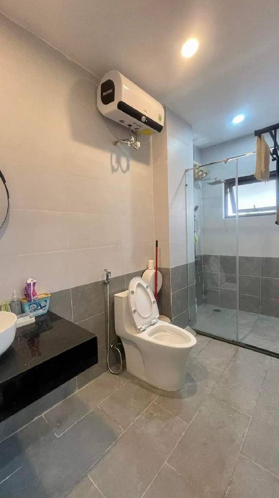 Bán nhà Tô Hoàng - diện tích 44m2 6 tầng - Lô góc 2 mặt tiền - giá 17,5 tỷ