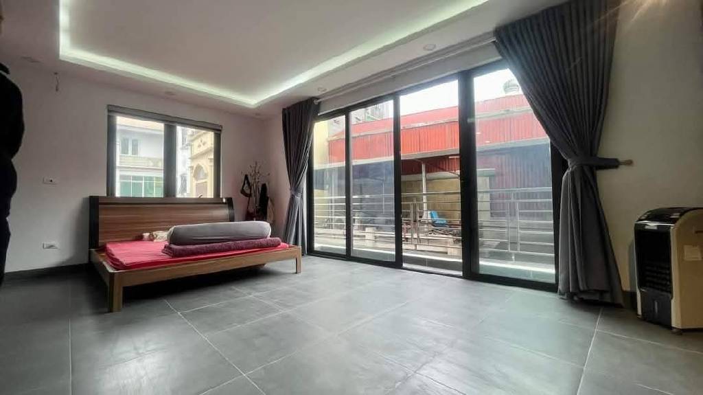 Bán nhà Tô Hoàng - diện tích 44m2 6 tầng - Lô góc 2 mặt tiền - giá 17,5 tỷ