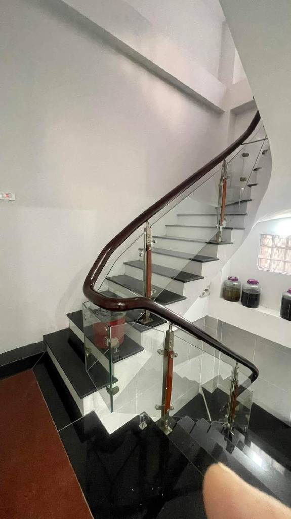 Bán nhà Tô Hoàng - diện tích 44m2 6 tầng - Lô góc 2 mặt tiền - giá 17,5 tỷ