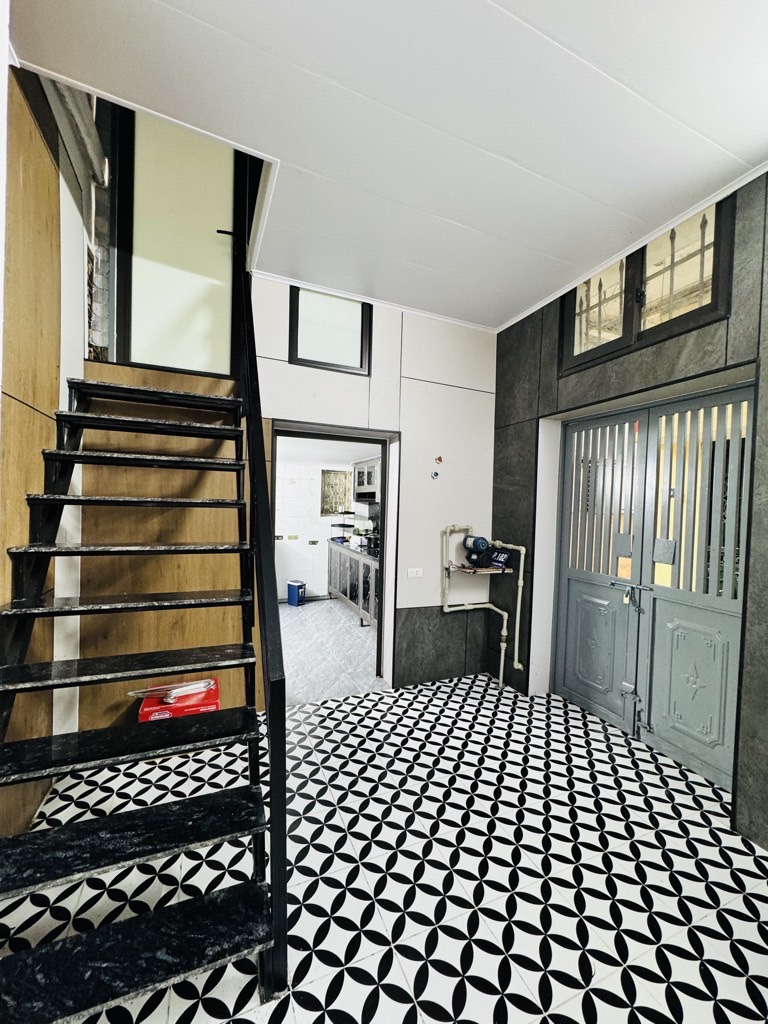 Bán nhà Giải Phóng - diện tích 40.3m2 2 tầng - Pháp lý SĐCC - giá 6,5 tỷ