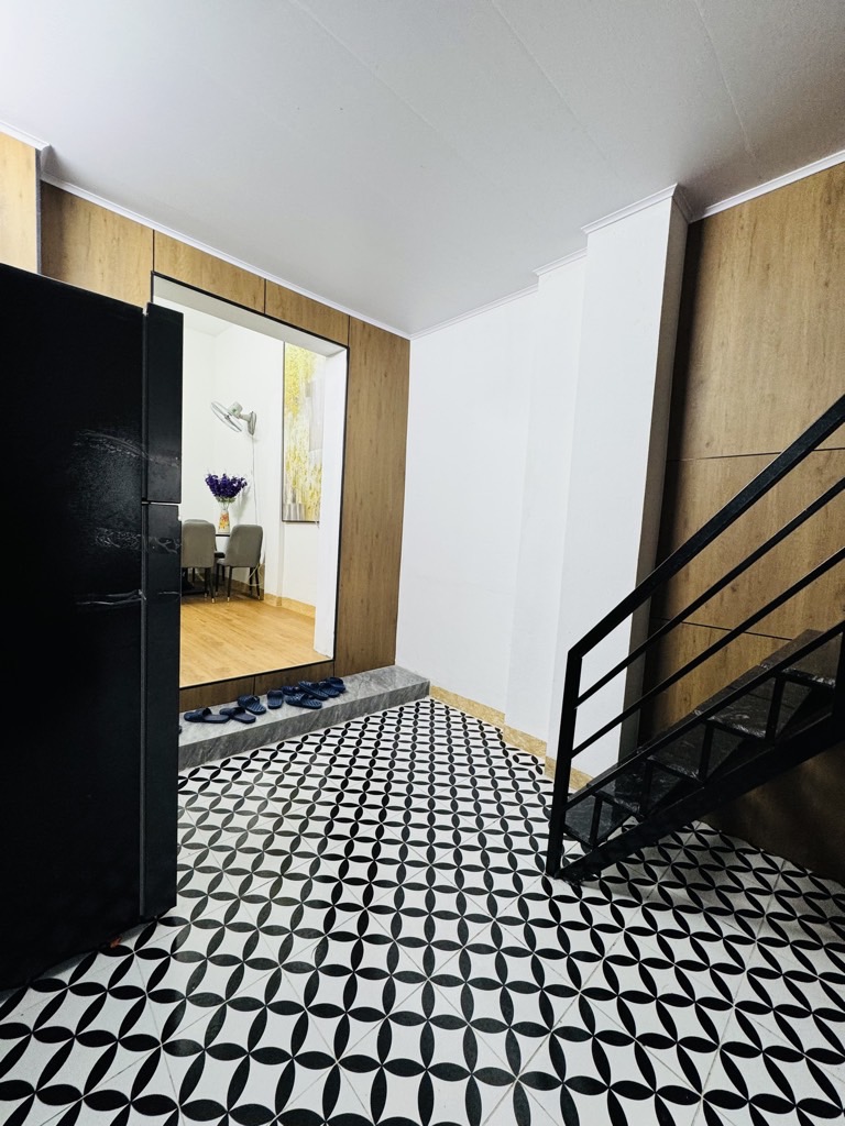 Bán nhà Giải Phóng - diện tích 40.3m2 2 tầng - Pháp lý SĐCC - giá 6,5 tỷ