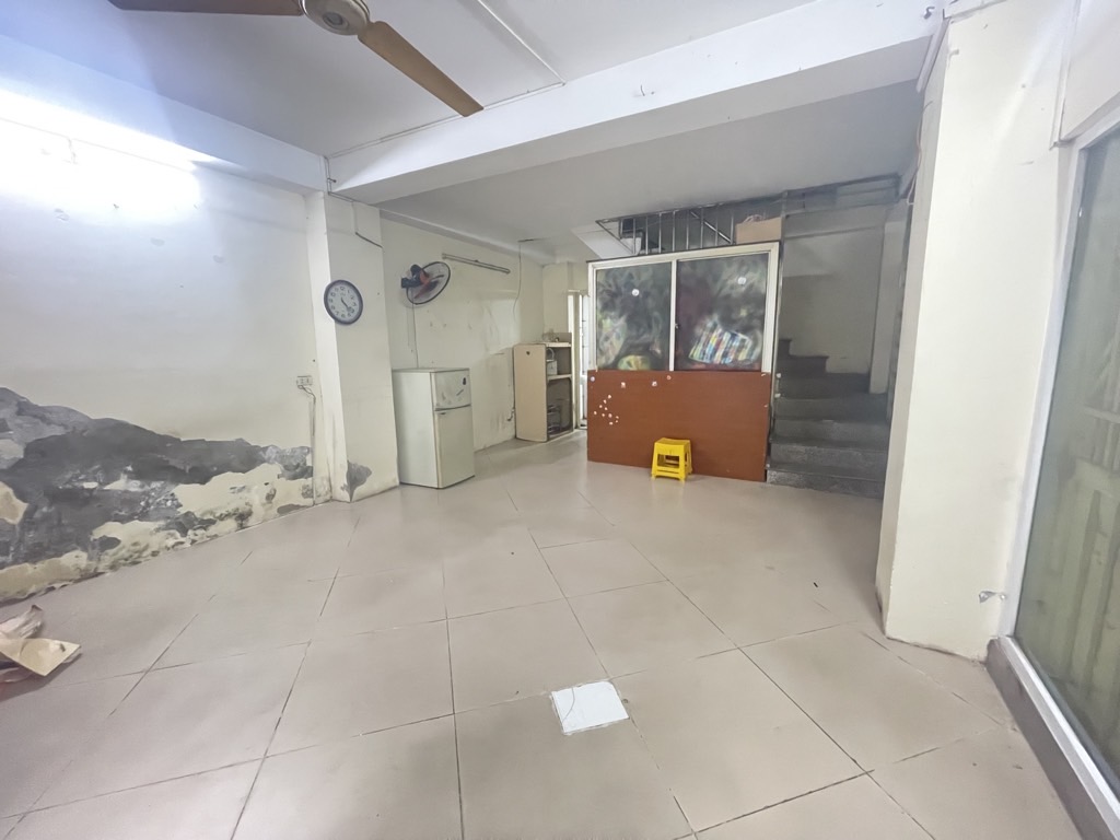 Bán nhà Bùi Xương Trạch - diện tích 30m2 2 tầng - Ngõ to thông - giá 4,15 tỷ