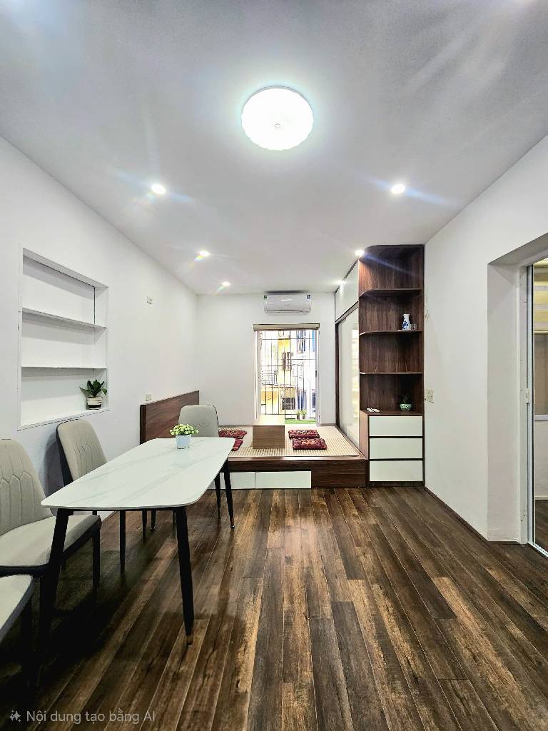 Bán nhà 8/3 - diện tích 21,4m2 3 tầng - Ô tô đỗ chân cầu thang - giá 3,05 tỷ