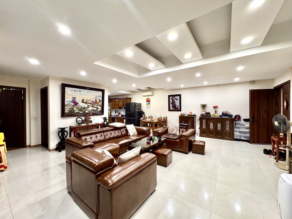 Bán nhà Lạc Trung - diện tích 150m2 1 tầng - Nhà đẹp hiếm có - giá 12,9 tỷ