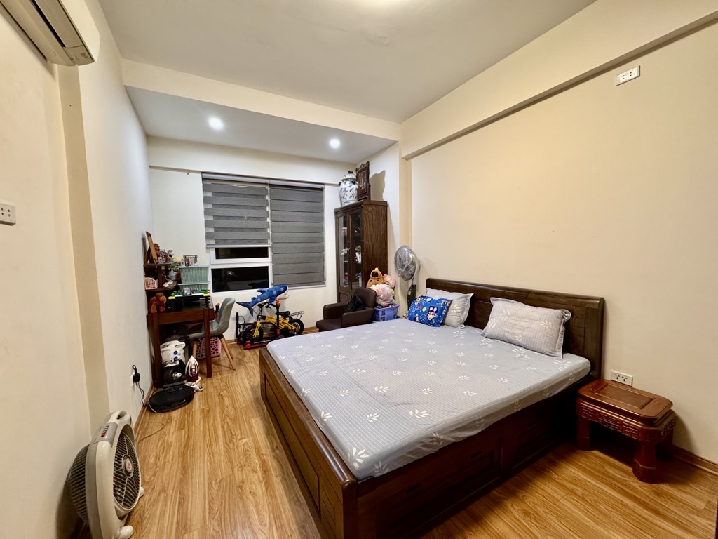 Bán nhà Lạc Trung - diện tích 150m2 1 tầng - Nhà đẹp hiếm có - giá 12,9 tỷ