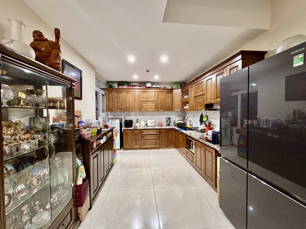 Bán nhà Lạc Trung - diện tích 150m2 1 tầng - Nhà đẹp hiếm có - giá 12,9 tỷ