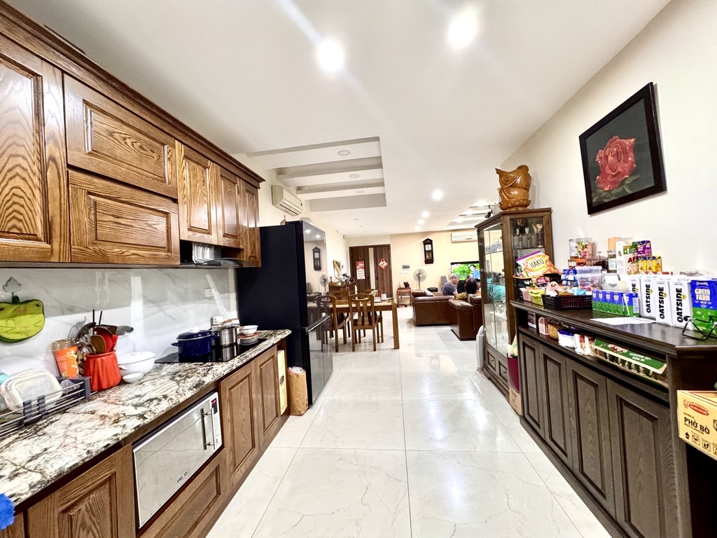 Bán nhà Lạc Trung - diện tích 150m2 1 tầng - Nhà đẹp hiếm có - giá 12,9 tỷ