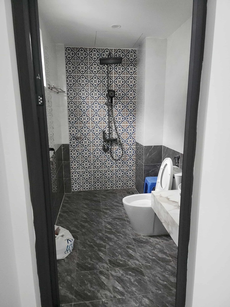 Bán nhà Định Công Thượng - diện tích 62m2 6 tầng - Ô TÔ 7 CHỖ QUA NHÀ - giá 15,9 tỷ