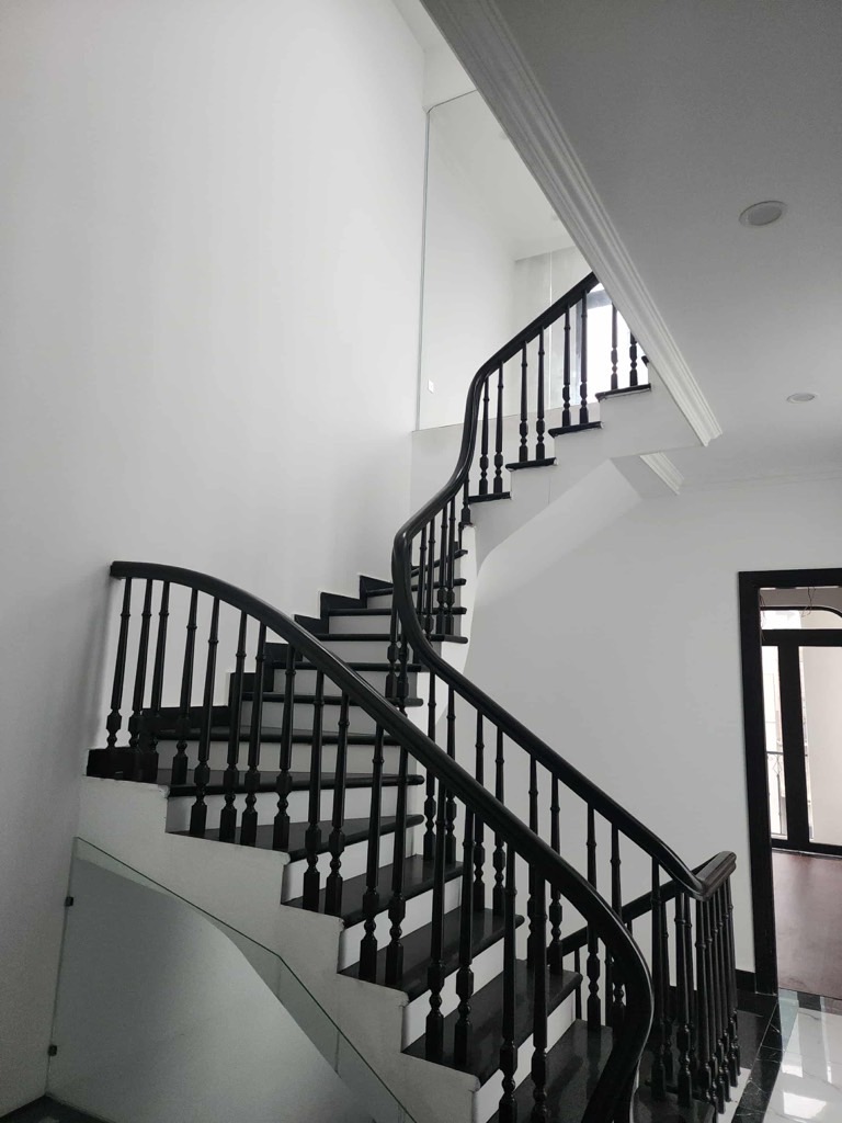 Bán nhà Định Công Thượng - diện tích 62m2 6 tầng - Ô TÔ 7 CHỖ QUA NHÀ - giá 15,9 tỷ