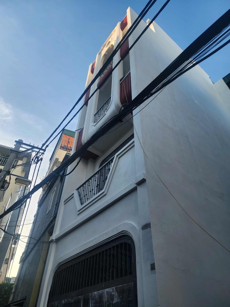 Bán nhà Định Công Thượng - diện tích 62m2 6 tầng - Ô TÔ 7 CHỖ QUA NHÀ - giá 15,9 tỷ