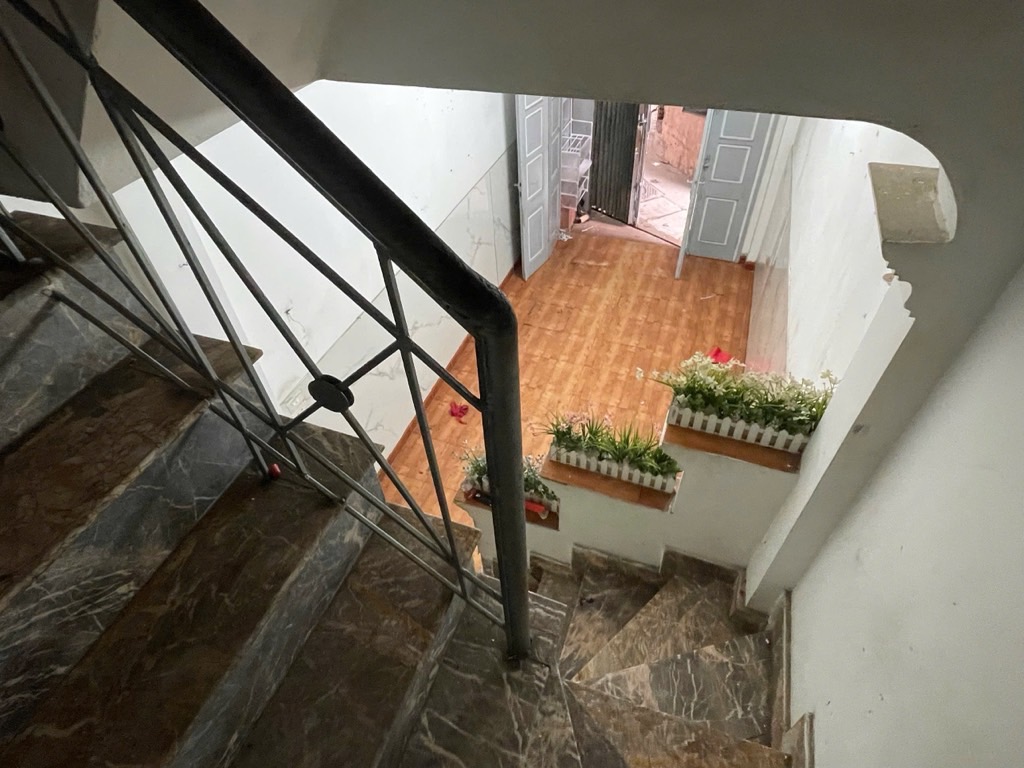 Bán nhà Trần Khát Chân - diện tích 41.1m2 5 tầng - Gần phố - giá 11,5 tỷ