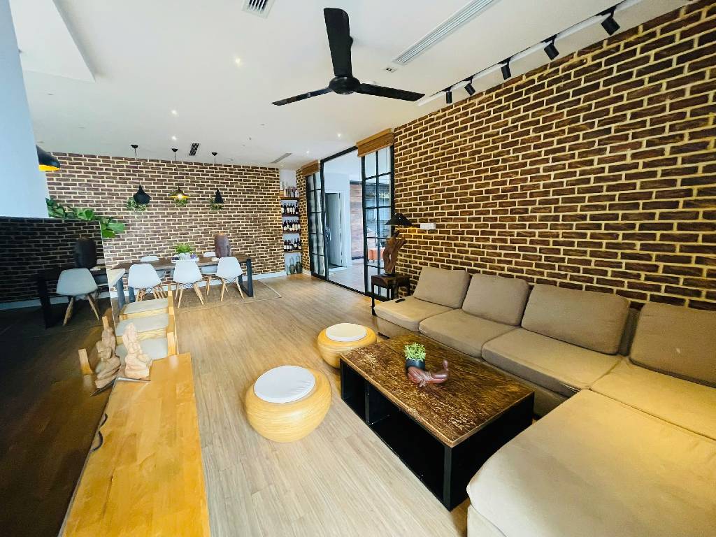 Bán nhà Lĩnh Nam - diện tích 130.8m2 1 tầng - Lô góc - giá 19,5 tỷ