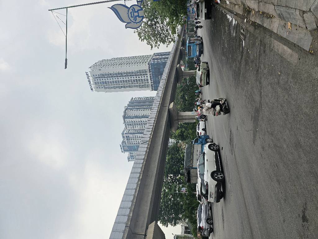 Bán nhà Nguyễn Trãi - diện tích 58,6m2 6 tầng - Ô tô tránh - giá 18,2 tỷ