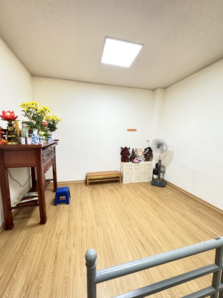 Bán nhà Nguyễn Chính - diện tích 40m2 2 tầng - ô tô đỗ cửa - giá 3 tỷ