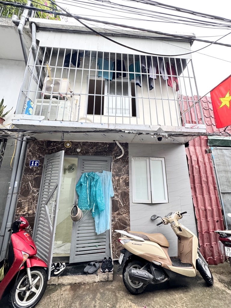 Bán nhà Nguyễn Chính - diện tích 40m2 2 tầng - ô tô đỗ cửa - giá 3 tỷ