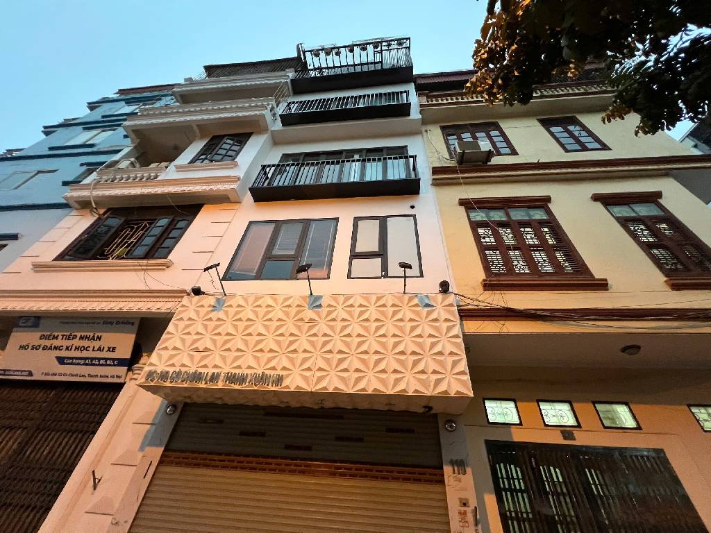 Bán nhà Cù Chính Lan - diện tích 21m2 6 tầng - Mặt phố, kinh doanh siêu đỉnh - giá 9,5 tỷ