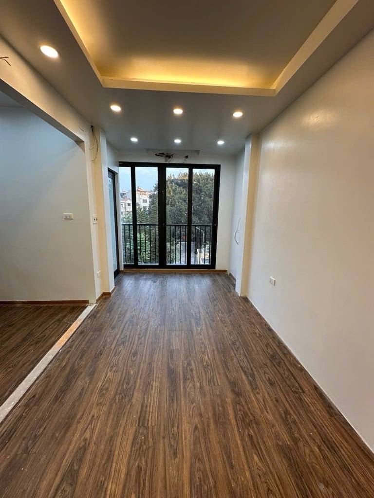 Bán nhà Cù Chính Lan - diện tích 21m2 6 tầng - Mặt phố, kinh doanh siêu đỉnh - giá 9,5 tỷ