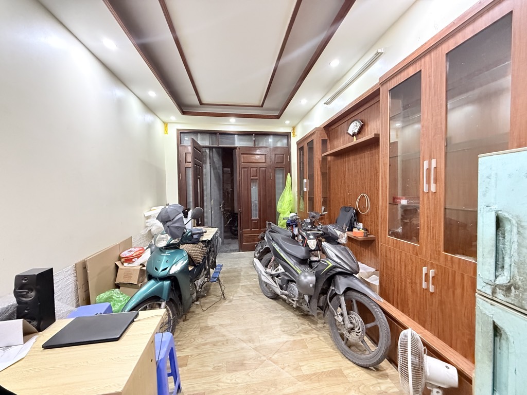 Bán nhà Vĩnh Hưng - diện tích 30m2 5 tầng - LÔ GÓC - giá 7,9 tỷ