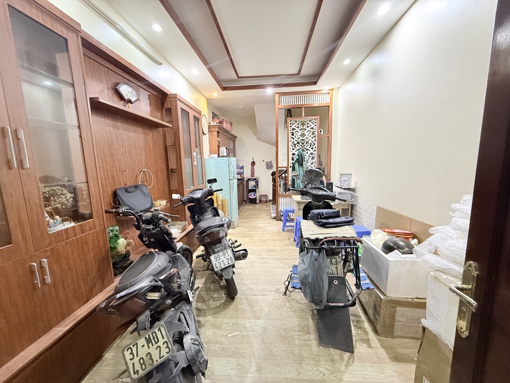 Bán nhà Vĩnh Hưng - diện tích 30m2 5 tầng - LÔ GÓC - giá 7,9 tỷ