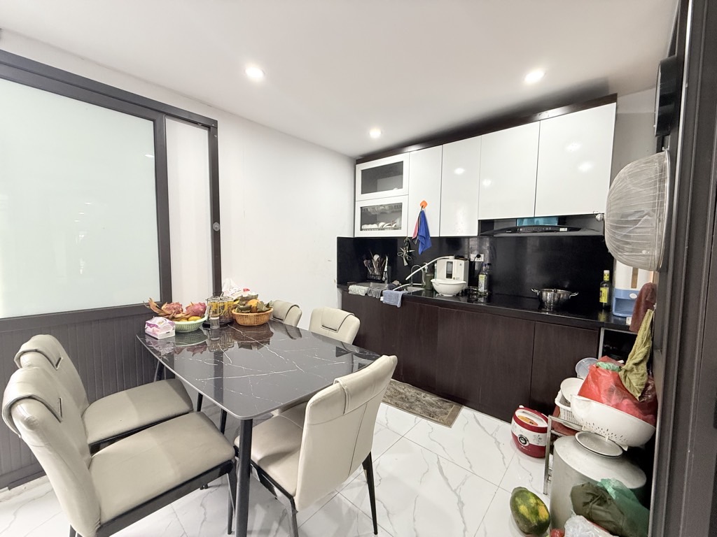 Bán nhà Minh Khai - diện tích 34,4m2 1 tầng - Căn hộ tập thể Bộ Xây Dựng - giá 6 tỷ