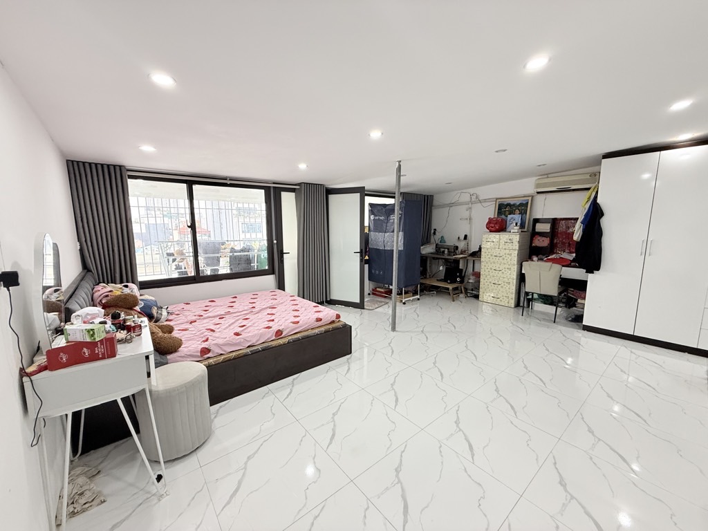 Bán nhà Minh Khai - diện tích 34,4m2 1 tầng - Căn hộ tập thể Bộ Xây Dựng - giá 6 tỷ