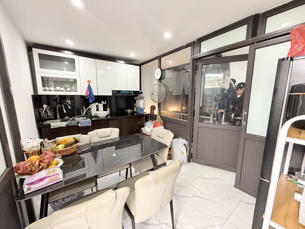 Bán nhà Minh Khai - diện tích 34,4m2 1 tầng - Căn hộ tập thể Bộ Xây Dựng - giá 6 tỷ
