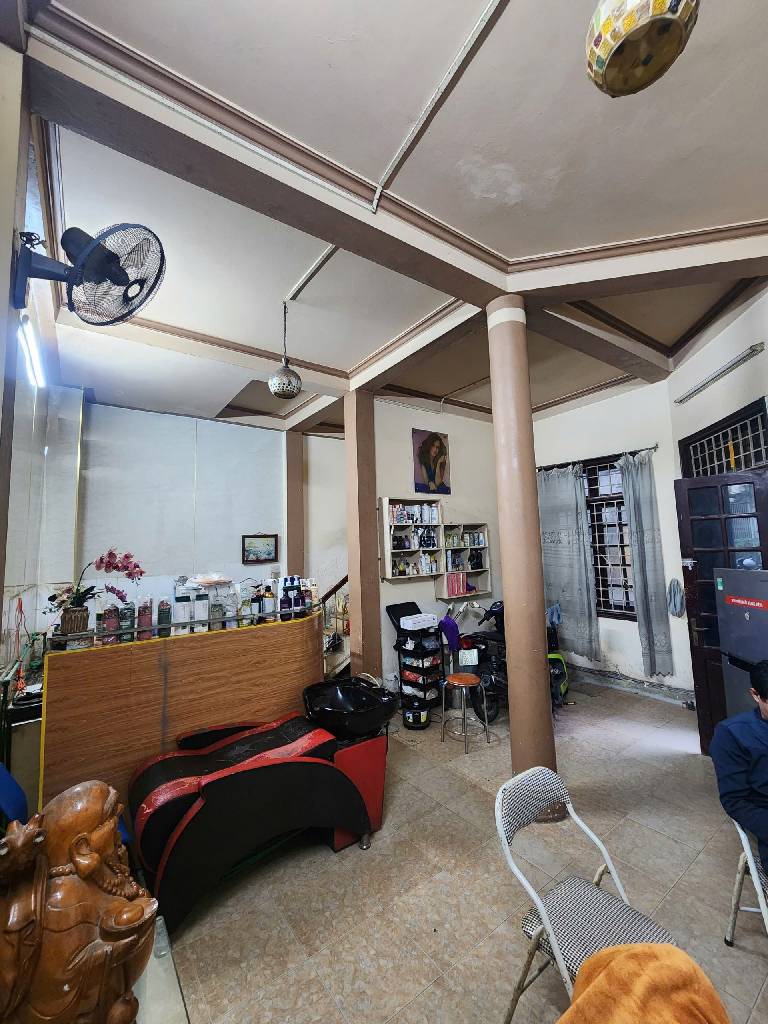 Bán nhà Nguyễn Xiển - diện tích 43m2 3 tầng - Mặt ngõ ô tô - giá 5,9 tỷ