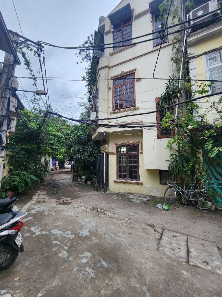 Bán nhà Nguyễn Xiển - diện tích 43m2 3 tầng - Mặt ngõ ô tô - giá 5,9 tỷ