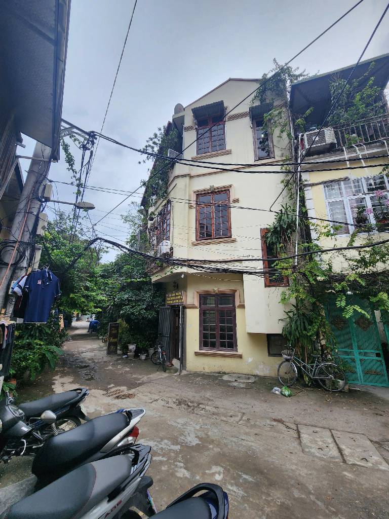 Bán nhà Nguyễn Xiển - diện tích 43m2 3 tầng - Mặt ngõ ô tô - giá 5,9 tỷ