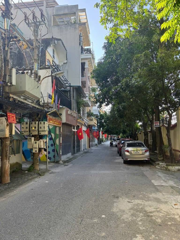 Bán nhà Nguyễn Lân - diện tích 66m2 1 tầng - Phân lô ô tô tránh - giá 20,8 tỷ