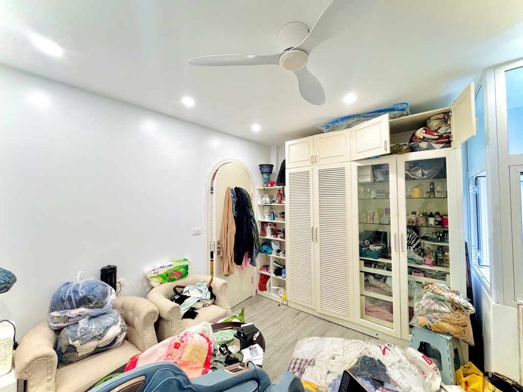 Bán nhà Lương Khánh Thiện - diện tích 50m2 4 tầng - ô tô đỗ cửa - giá 13,5 tỷ