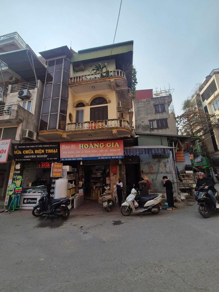 Bán nhà Định Công Thượng - diện tích 66m2 2 tầng - Lô góc 3 mặt tiền - giá 22 tỷ