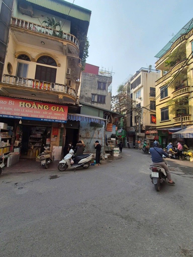 Bán nhà Định Công Thượng - diện tích 66m2 2 tầng - Lô góc 3 mặt tiền - giá 22 tỷ