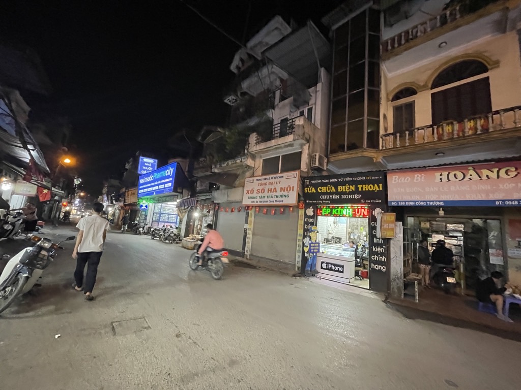 Bán nhà Định Công Thượng - diện tích 66m2 2 tầng - Lô góc 3 mặt tiền - giá 22 tỷ