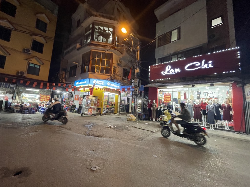 Bán nhà Định Công Thượng - diện tích 66m2 2 tầng - Lô góc 3 mặt tiền - giá 22 tỷ