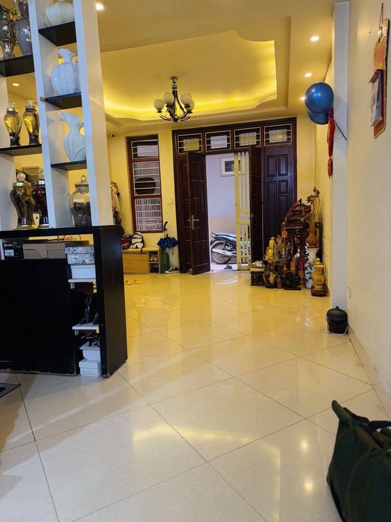 Bán nhà Trường Chinh - diện tích 52,9m2 5 tầng - nhà khung cột chắc chắn - giá 14,7 tỷ