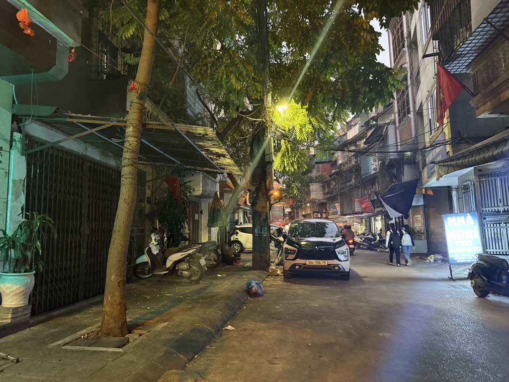 Bán nhà phố 8-3 - diện tích 47m2 1 tầng - ô tô tránh - giá 14,7 tỷ