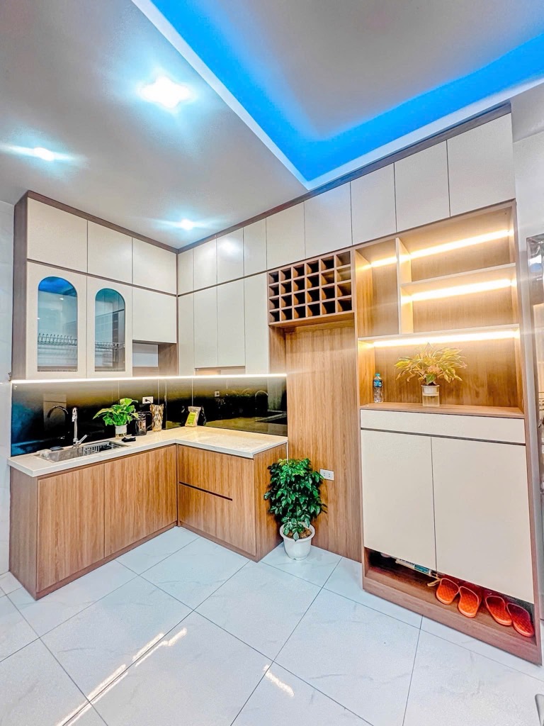 Bán nhà Hoàng Mai - diện tích 30m2 5 tầng - Nhà đẹp, mặt tiền rộng - giá 6,6 tỷ