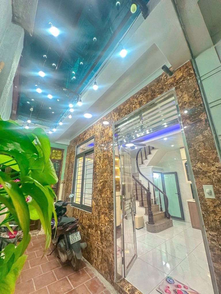 Bán nhà Hoàng Mai - diện tích 30m2 5 tầng - Nhà đẹp, mặt tiền rộng - giá 6,6 tỷ