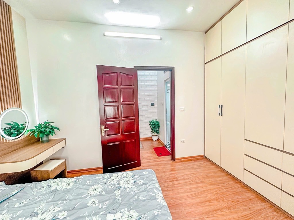 Bán nhà Hoàng Mai - diện tích 30m2 5 tầng - Nhà đẹp, mặt tiền rộng - giá 6,6 tỷ