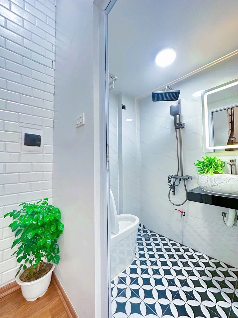 Bán nhà Hoàng Mai - diện tích 30m2 5 tầng - Nhà đẹp, mặt tiền rộng - giá 6,6 tỷ