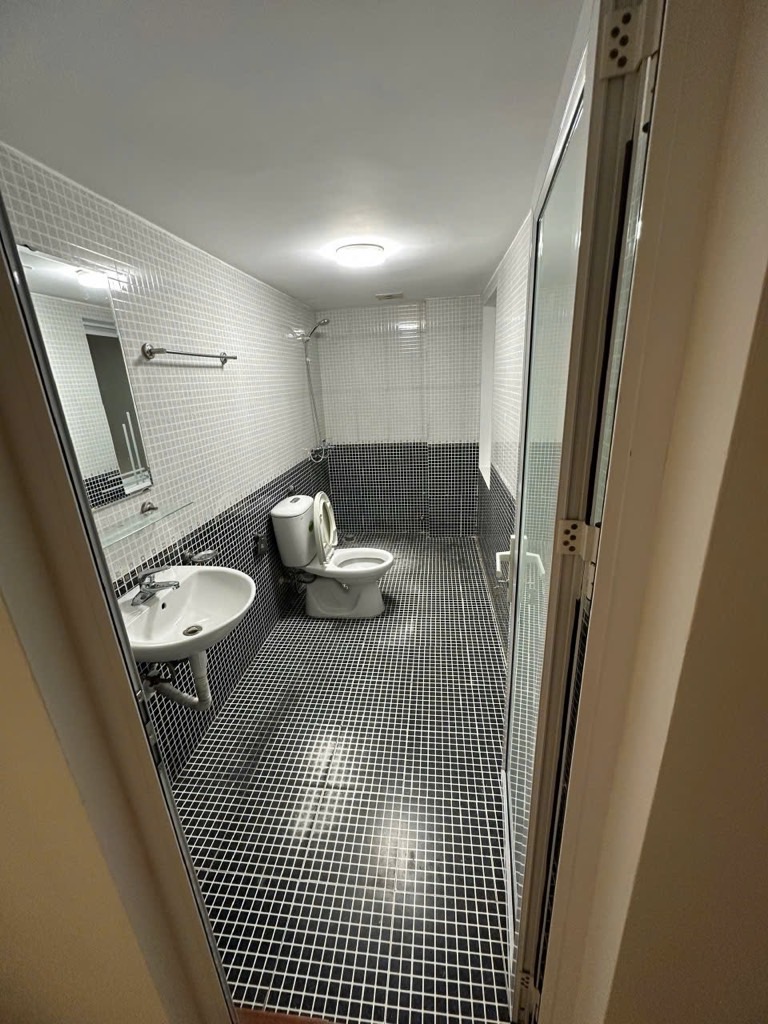 Bán nhà Lê Trọng Tấn - diện tích 66m2 5 tầng - Ô TÔ - PHÂN LÔ - SỔ ĐẸP - giá 20 tỷ