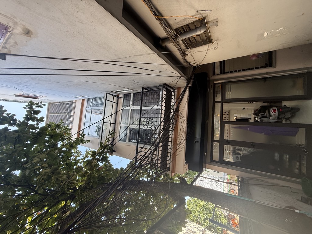 Bán nhà Giáp Bát - diện tích 80m2 5 tầng - ô tô lùi cửa - giá 19,5 tỷ