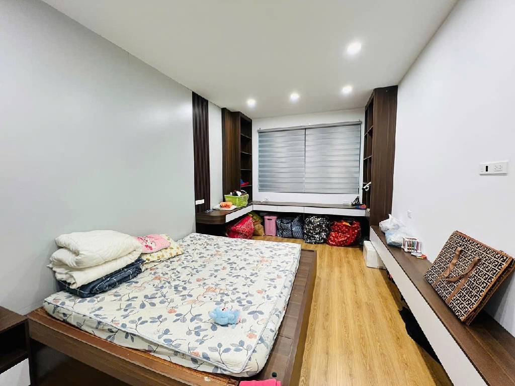 Bán nhà Bùi Xương Trạch - diện tích 40.3m2 6 tầng - ô tô tránh - giá 16 tỷ