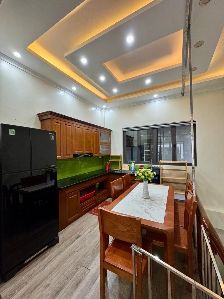 Bán nhà Hoàng Mai - diện tích 42m2 5 tầng - Ô TÔ 7 CHỖ VÀO NHÀ - giá 15,6 tỷ