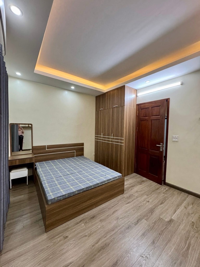 Bán nhà Hoàng Mai - diện tích 42m2 5 tầng - Ô TÔ 7 CHỖ VÀO NHÀ - giá 15,6 tỷ