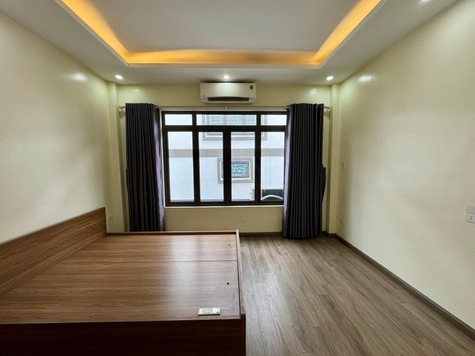 Bán nhà Hoàng Mai - diện tích 42m2 5 tầng - Ô TÔ 7 CHỖ VÀO NHÀ - giá 15,6 tỷ