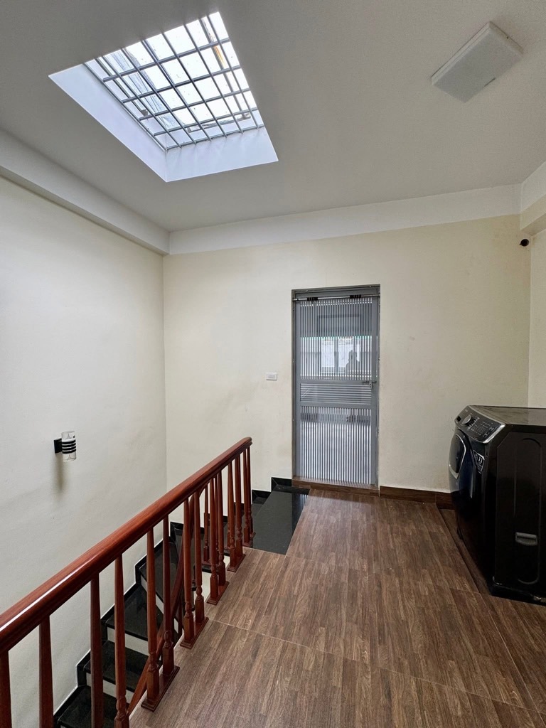 Bán nhà Hoàng Mai - diện tích 42m2 5 tầng - Ô TÔ 7 CHỖ VÀO NHÀ - giá 15,6 tỷ