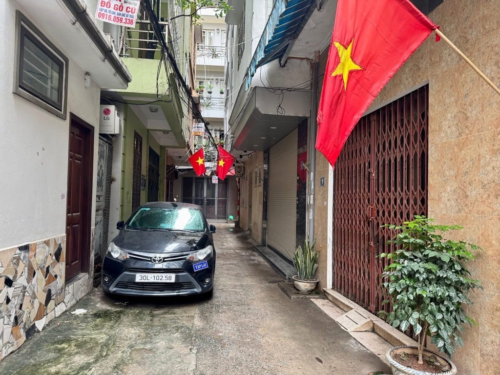 Bán nhà Hoàng Mai - diện tích 42m2 5 tầng - Ô TÔ 7 CHỖ VÀO NHÀ - giá 15,6 tỷ