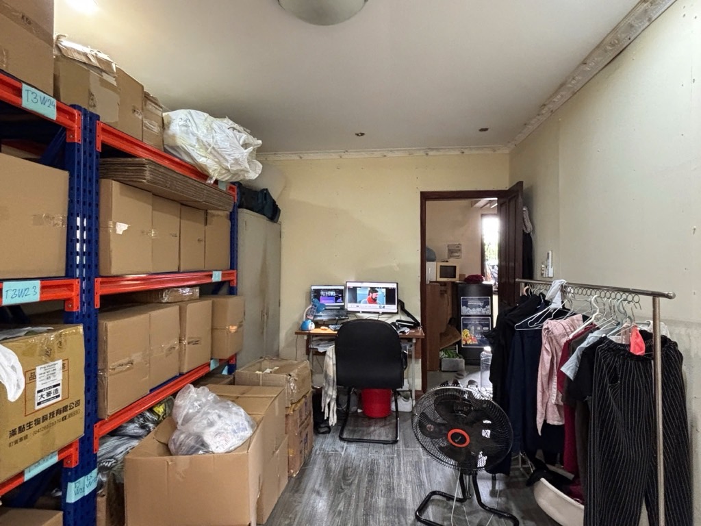 Bán nhà Tạ Quang Bửu - diện tích 62.5m2 1 tầng - Căn hộ tập thể nguyên bản - giá 6.25 tỷ